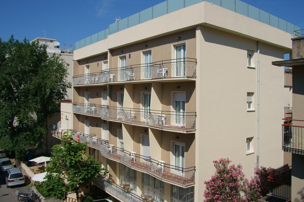 Hotel Esperia Cattolica Exterior photo