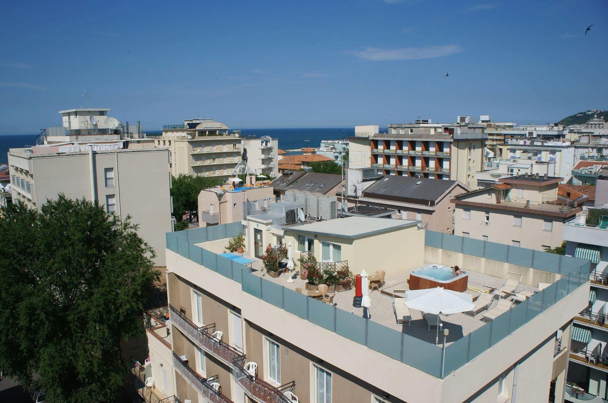 Hotel Esperia Cattolica Exterior photo