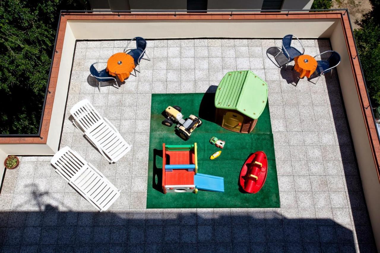 Hotel Esperia Cattolica Exterior photo