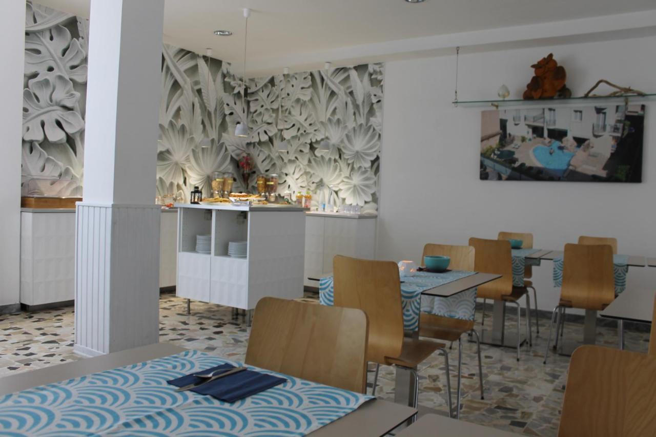 Hotel Esperia Cattolica Exterior photo